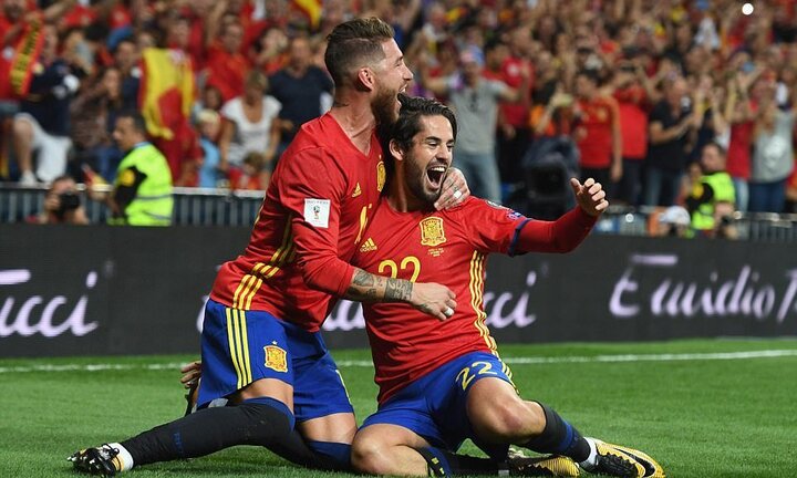 Video kết quả vòng loại World Cup: Tây Ban Nha 3-0 Italia