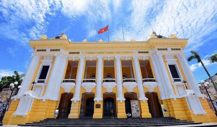 Nhà hát Lớn Hà Nội mở tour tham quan, vé 400.000 đồng/lượt