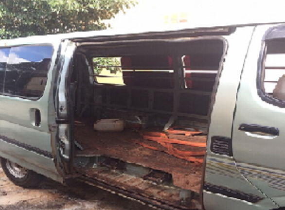 Phát hiện xe vô chủ chở gỗ không rõ nguồn gốc trên đường Hồ Chí Minh