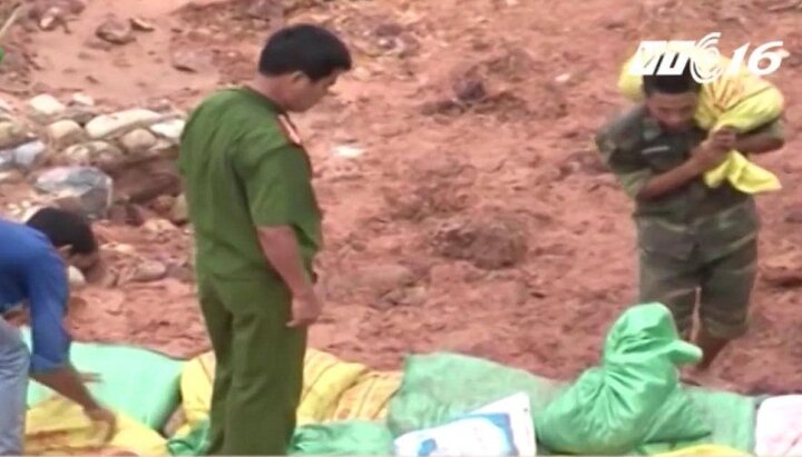 Bà Rịa - Vũng Tàu: Hàng loạt công an xã xin nghỉ việc, ra làm công nhân, bảo vệ