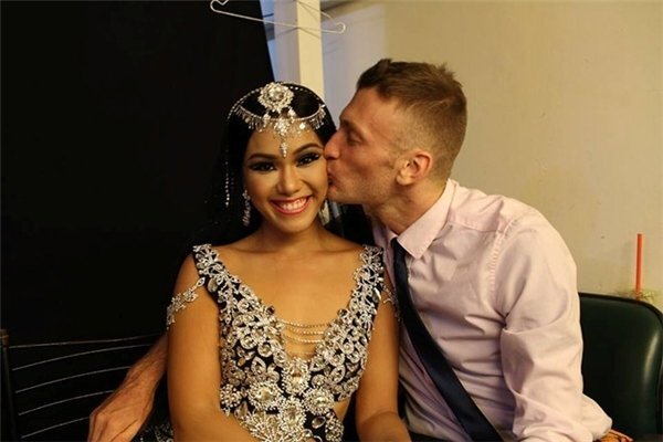 Được tặng quà sinh nhật đặc biệt, Phương Vy Idol bật khóc nức nở