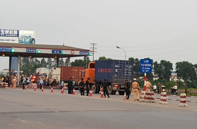 Trả tiền lẻ qua trạm BOT quốc lộ 5: Điều tra người kích động gây rối