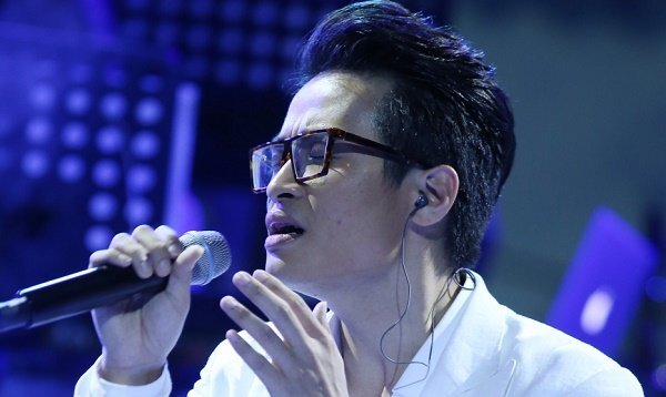 ‘Quên Hà Anh Tuấn đi, trên sân khấu chỉ còn những người hát bằng cả thanh xuân’