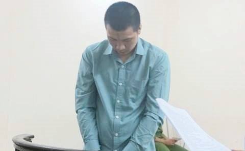 Tài xế taxi hiếp dâm bé gái 13 tuổi ngất xỉu trước vành móng ngựa