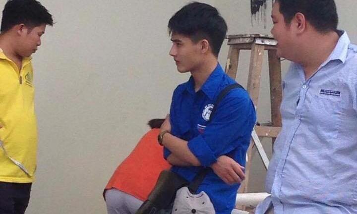 Nam sinh Viện Đại học Mở Hà Nội nổi tiếng chỉ sau một bức ảnh