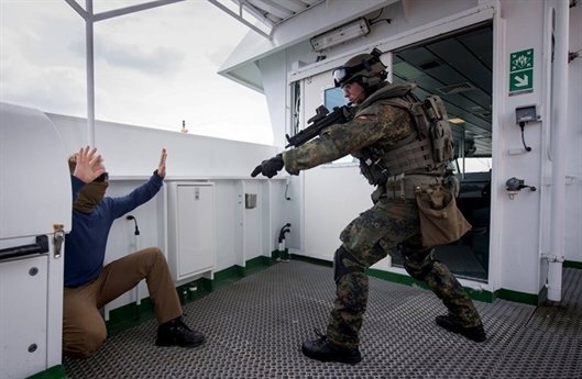 Đặc nhiệm Việt Nam có súng mạnh ngang đặc nhiệm Đức