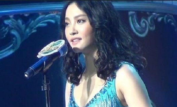 Sao nữ 'Diệp Vấn' ám ảnh vì bị đuổi trên sóng quốc gia do mặc hở