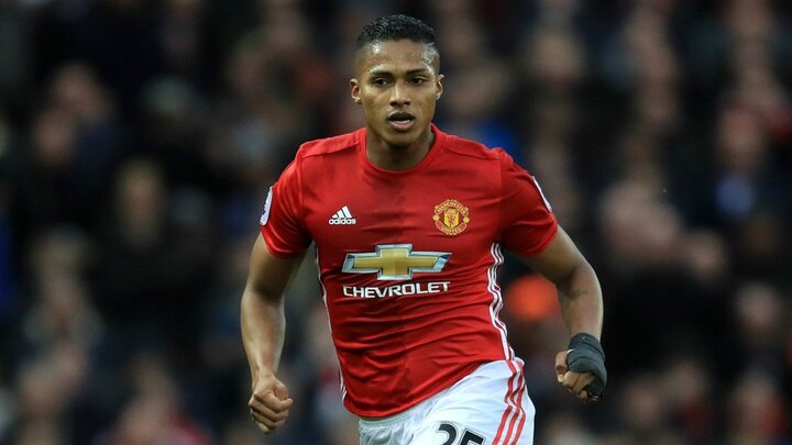 Chiêm ngưỡng siêu phẩm khó tin của Antonio Valencia vào lưới Everton