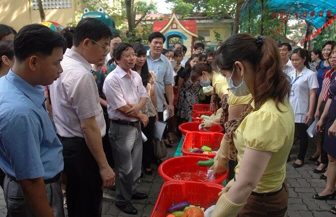 Sốt xuất huyết chưa dứt, bệnh tay chân miệng lại hoành hành khủng khiếp