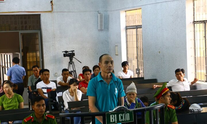 Vợ bị đánh, chồng cầm dao đâm chết bạn nhậu