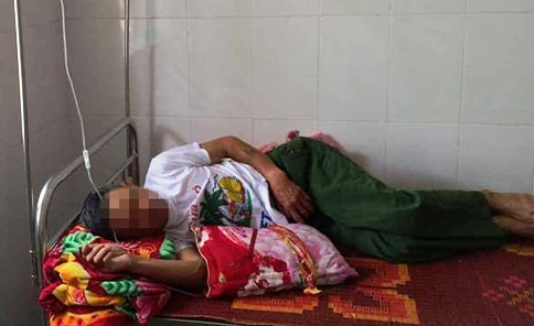 Mâu thuẫn với con trai, cha uống thuốc sâu tự tử