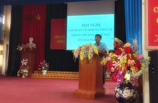 Tập huấn ATTP cho cán bộ quản lý và cô nuôi các trường mầm non