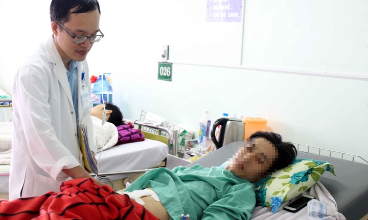 Cảnh báo: Bị vật nhọn đâm vùng bụng, đừng rút vội ra