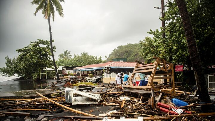 Sau 'bão quái vật' Irma, 'siêu bão quái thú' Maria tiếp tục càn quét Caribe