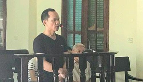 Quên mật khẩu thẻ ATM, kẻ phê ma túy đập phá 2 cây rút tiền