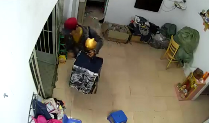Nhân viên trộm gần 30 triệu đồng của chủ nhà nghỉ rồi bỏ trốn vào TP.HCM