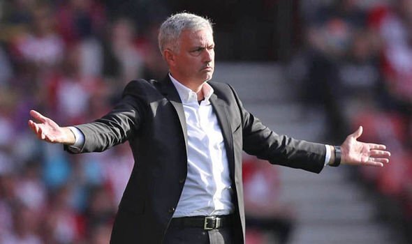 Vì sao Jose Mourinho bị đuổi cuối trận Southampton vs MU?