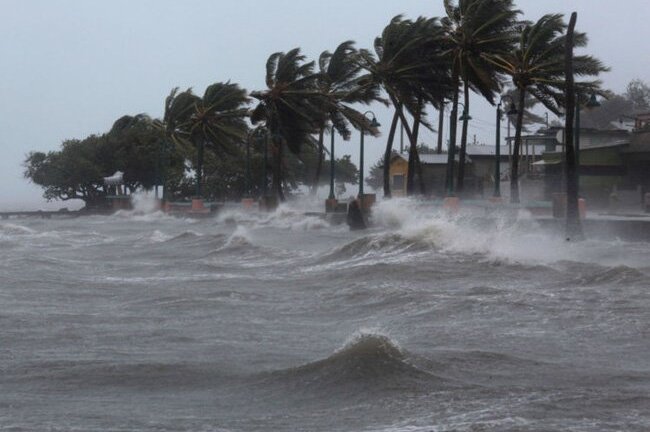 Tin áp thấp nhiệt đới mới nhất: Vùng biển Quảng Ninh - Hải Phòng gió mạnh cấp 6-7