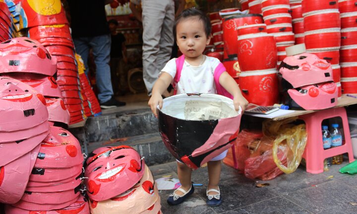 Trung thu 2017: 'Phận đời' lật đật của đồ chơi trung thu truyền thống