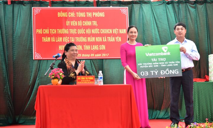 Vietcombank tặng 3 tỷ đồng xây dựng trường mầm non tại Lạng Sơn