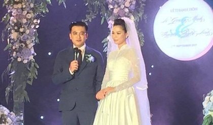 Giám đốc VTV24 Quang Minh nghẹn giọng trong lễ cưới lần 2