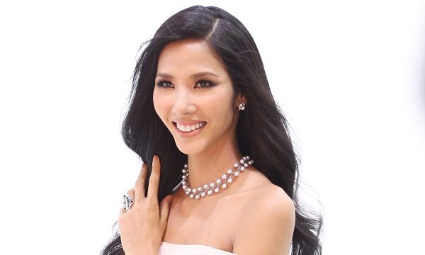 Bị giám khảo chê bai hết lời, Hoàng Thùy vẫn vào Bán kết 'Hoa hậu Hoàn vũ Việt Nam 2017'