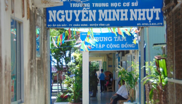 Chuyện bi hài ở ngôi trường phụ huynh được trả góp khoản thu xã hội hóa