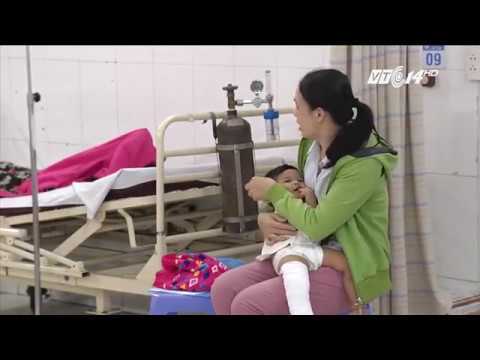 Bé 1 tuổi gãy chân khi gửi nhà trẻ