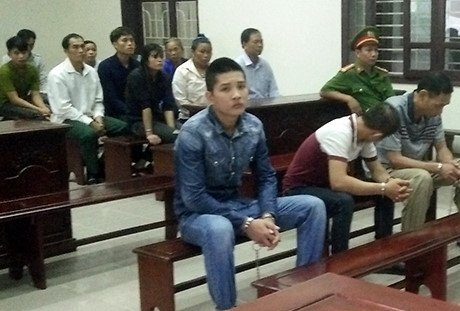 Tù chung thân cho gã trai giết người vì câu chửi tục trong tiệc cưới