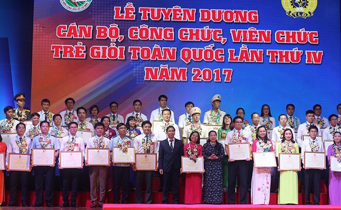 Tuyên dương 45 cán bộ, công chức, viên chức trẻ tiêu biểu toàn quốc 2017
