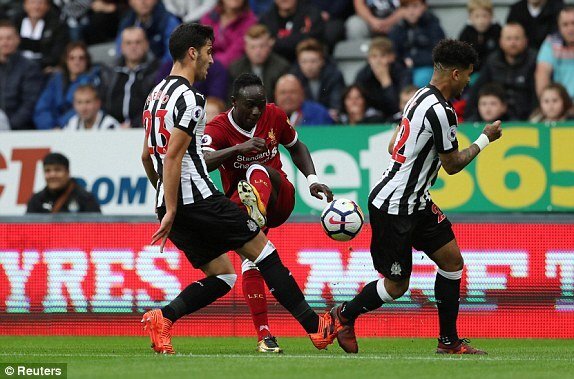 Công cùn thủ kém, Liverpool hòa thất vọng Newcastle