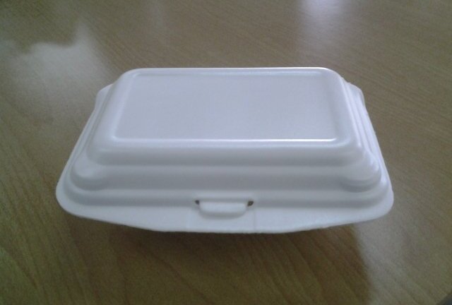 Cảnh báo cơm hộp giá rẻ chế biến từ lợn ôi, cá thối ướp thơm lừng