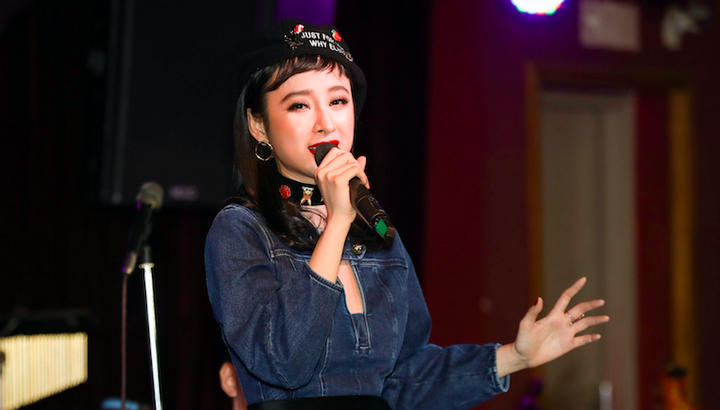 Video: Sau 4 năm, Angela Phương Trinh mới dám khoe lại giọng hát 'thảm hoạ'