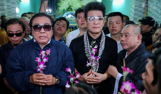 Phước Sang, Thanh Bạch thất thần đưa tiễn nghệ sĩ Khánh Nam