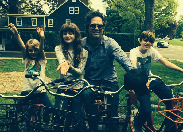 Xếp hạng độ 'chăm' đăng ảnh con của 11 ông bố nổi tiếng thế giới