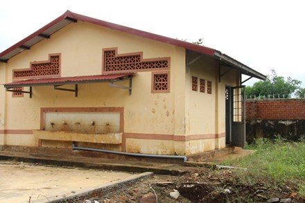 Truy tố bảo vệ nhiều lần hiếp dâm học sinh tại nhà vệ sinh trường tiểu học