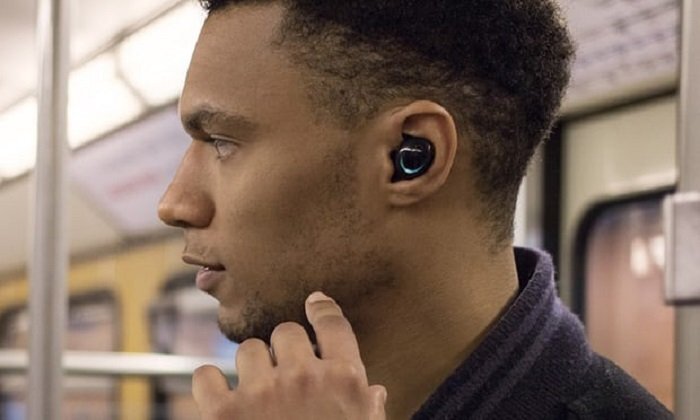 Google phá đảo mọi rào cản ngôn ngữ với tai nghe dịch 40 thứ tiếng
