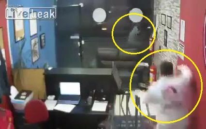 Cướp nhầm võ đường nhu thuật, bị võ sinh đuổi đánh chạy trối chết