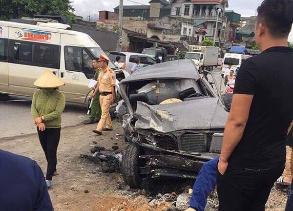 Nhiều cựu chiến binh trên xe 16 chỗ choáng váng sau cú va chạm với xe chở than