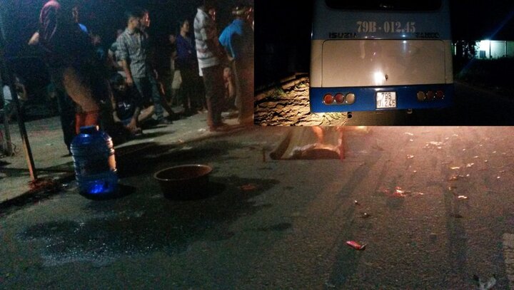 Dắt xe đạp về nhà, 2 ông cháu bị xe buýt tông thương vong