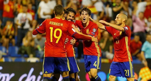 Tây Ban Nha giành vé dự World Cup 2018, Italia đá play-off
