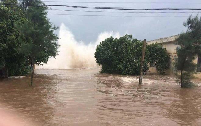 Áp thấp nhiệt đới mang gió giật cấp 8 hướng thẳng các tỉnh Nghệ An đến Quảng Ngãi