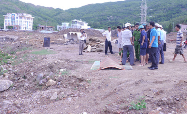 Phát hiện thi thể có khuôn mặt biến dạng nổi trên hồ sinh thái