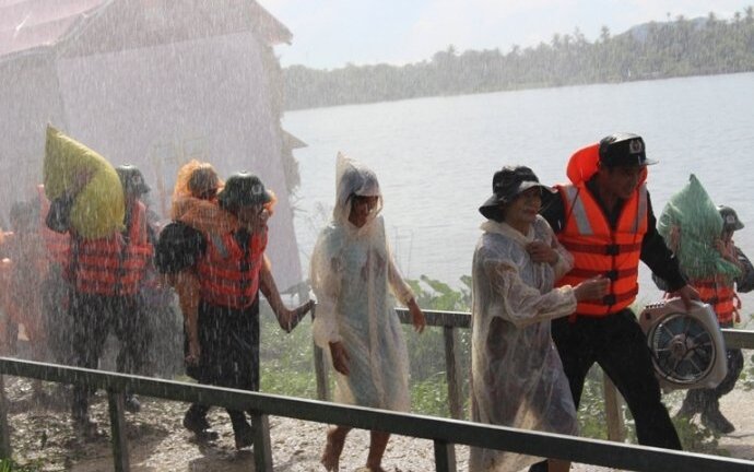 Bão số 10 vừa đi qua áp thấp nhiệt đới lại ập đến: Quảng Bình lên phương án di dời 25.000 hộ dân