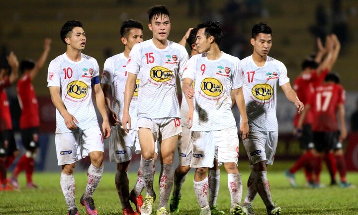 HAGL 'lâm nguy', bầu Đức tìm thầy ngoại nhiều lần dự World Cup cứu đội nhà