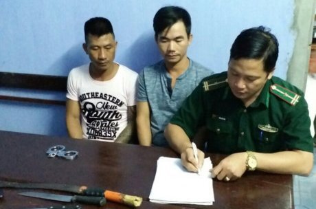 Bắt 2 kẻ cầm dao truy sát trưởng công an xã