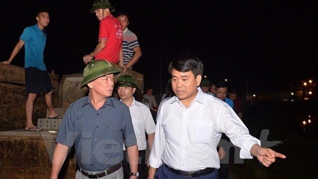 Mưa lũ bất thường, Chủ tịch Hà Nội đi thị sát đê ngay trong đêm