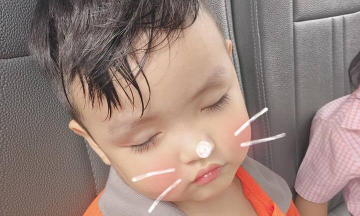 Tâm Tít khoe ảnh quý tử thứ hai đẹp trai như Tây khiến dân mạng xuýt xoa