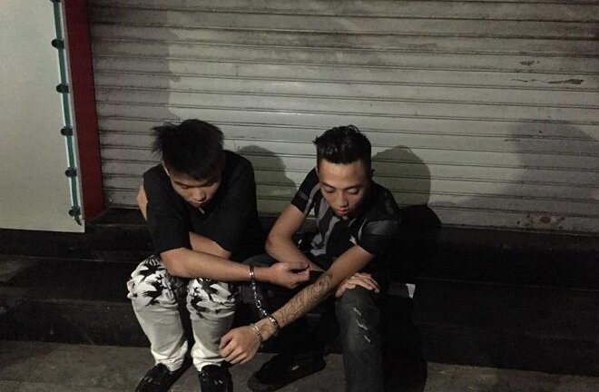 Đoàn đua xe gần 30 chiếc 'đánh lửa', lao thẳng vào cảnh sát 141