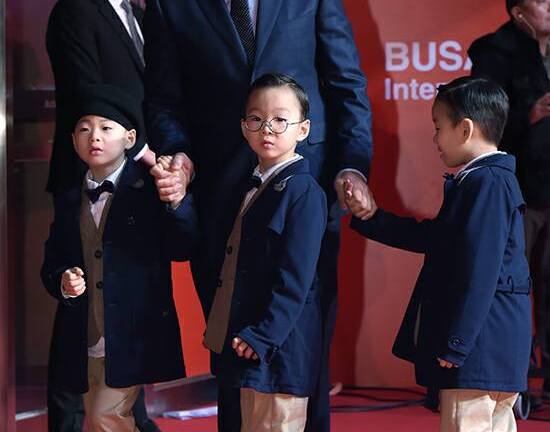 Bộ ba 'anh em quốc dân' tham gia Liên hoan phim Quốc tế Busan 2017 khiến fan phấn khích